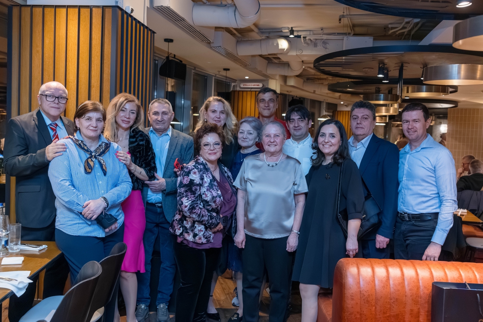 Petrecere aniversară - 25 de ani de VIAROM